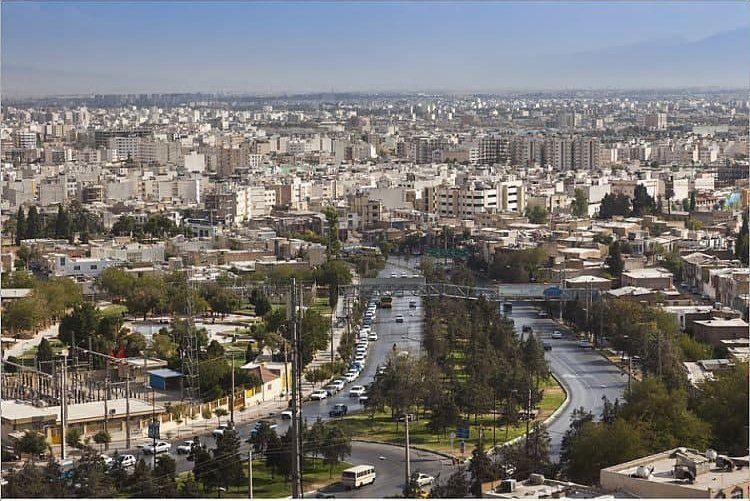 شهرداری شیراز از نصب نمادهای شرک و کفرآلود در ساختمان‌های شهر جلوگیری کند
