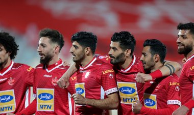 پرسپولیس در نزدیکی استقلال