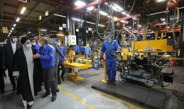 بازدید از پیش اعلام نشده رئیس‌جمهور از ایران خودرو و صدور دستورهای مهم
