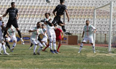 پرواز قوهای سپید انزلی در لحظات پایانی