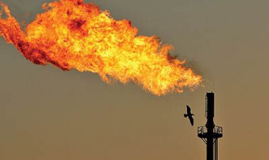 مردم روستاهای اهواز زیر فلرهای نفتی، انواع بیماری‌ها را دارند