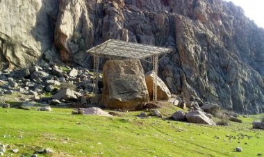 نصب سایبان حفاظتی برای نقش‌برجسته‌های الیمایی خونگ‌اژدر