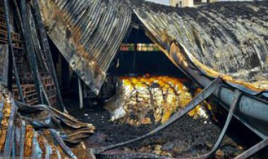 آتش سوزی یک انبار در بندرعباس