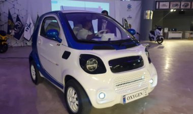 رونمایی از نخستین خودروی برقی ایرانی در شیراز