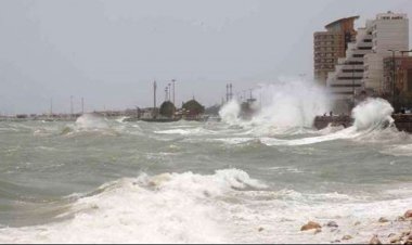 طوفان در خلیج‌فارس/ هواشناسی هشدار «قرمز» داد