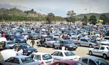 قیمت خودرو کاهشی شد/ چشم‌انداز بازار خودرو در سال ۱۴۰۱