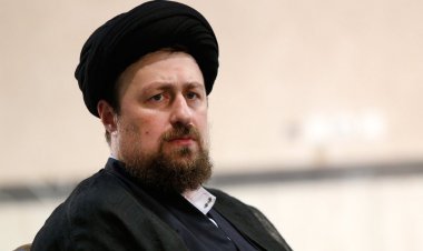 نه دل در غمزه شرق و نه چشم بر کرشمه غرب داشته باشیم