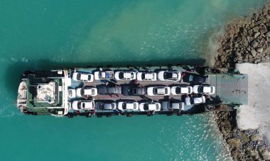 تردد بین بنادر لافت، قشم و پُهل  شبانه‌روزی می‌شود