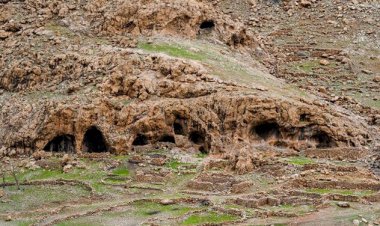 بررسی محوطه‌های پارینه‌سنگی و کشف شواهد حضور انسان‌های هوشمند در خوزستان