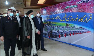 بازدید رئیس‌جمهور از مرکز اطلاعات و کنترل هوشمند ترافیک پلیس