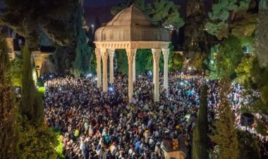 حافظیه میزبان بیش از ۴۰ هزار نفر بازدیدکننده در لحظه تحویل سال