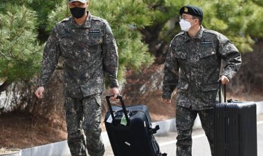 حضور بازیکنان کره جنوبی با لباس سربازی در اردو!