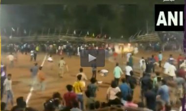 ببینید/ لحظه فرو ریختن سکوهای ورزشگاه در هند