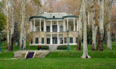 هفت سین کاخ نیاوران