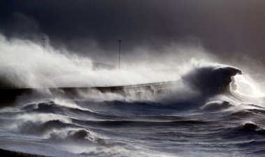با توجه به ناپایداری های دریایی مسافران کیش برنامه ریزی لازم برای خروج از جزیره را اتخاذ کنند