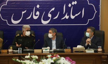 استاندار فارس: خودروهای حامل اتباع غیرمجاز از عوامل تصادفات جاده‌ای است