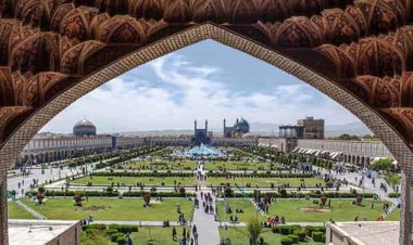 سونامی گردشگران برخی شهرها را از دسترس خارج کرد