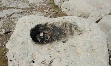 آتش کباب و مواد مخدر به جان گورهای ساسانی