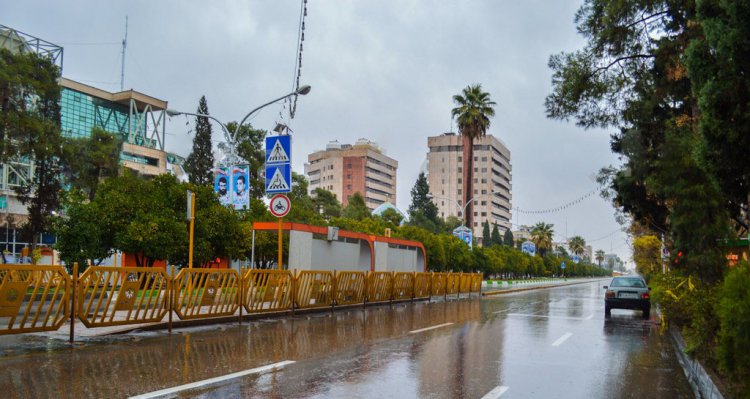 بارش باران و وزش باد شدید در راه فارس