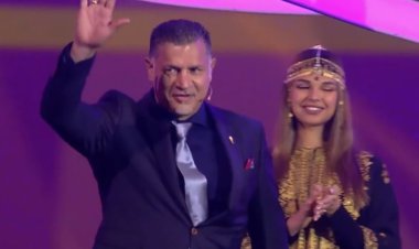 ببینید| علی دایی افتخار فوتبال ایران، برای قرعه‌کشی جام جهانی ۲۰۲۲ به روی سِن دعوت شد