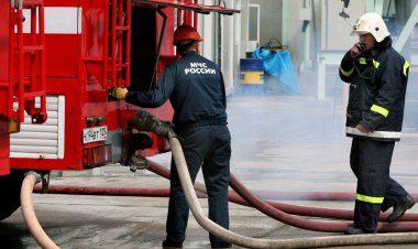 مصدوم شدن ۲ آتش نشان در حادثه آتش سوزی اهواز