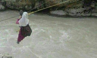 توضیح راهداری خوزستان درباره تردد اهالی یک روستا با سیم بکسل از رودخانه