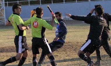 کسی حواسش به لیگ یک فوتبال هست؟