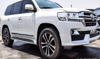 کشف لندکروز قاچاق با بار لوازم یدکی هواپیما در هرمزگان