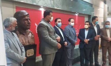 رونمایی از سردیس شهید آوینی در شیراز