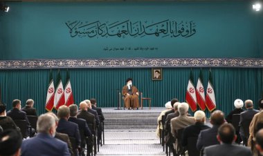 رهبر معظم انقلاب: کشور مطلقاً معطل مذاکرات نشود