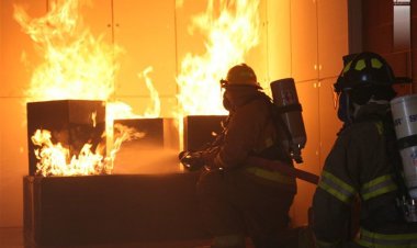 آتش سوزی دو واحد مسکونی و یک خودروی سواری در میناب