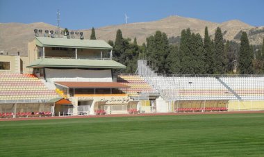 باشگاه فجر سپاسی: ورزشگاه حافظیه را برای میزبانی آماده کنید