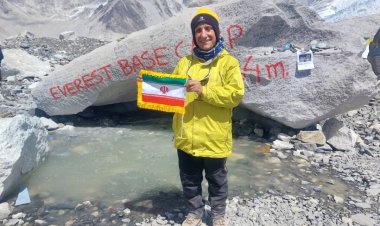 بانوی میمندی  فاتح  کالاپاتار هیمالیا