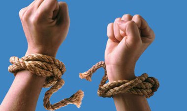 ادای نذر آزادی ۴۰ زندانی توسط یک جوان در فارس
