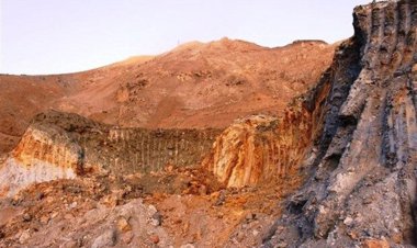 مجوز معادن در منطقه قلات شیراز باطل می شود