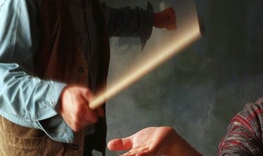 معلم تنبیه‌کننده دانش‌آموزان به هیئت تخلفات معرفی شد