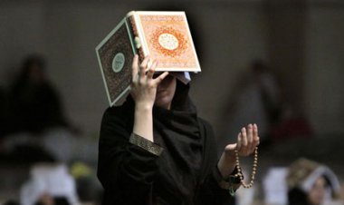 برگزاری مراسم احیای شب‌های قدر در جوار آرامگاه حافظ