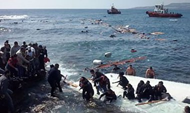 غرق شدن یک قایق با  ۶۰ سرنشین در بندر طرابلس