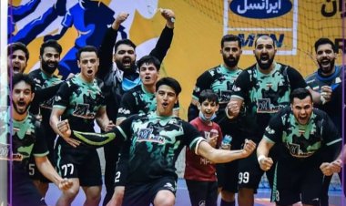 شهید شاملی کازرون یک گام به فینال هندبال نزدیک شد