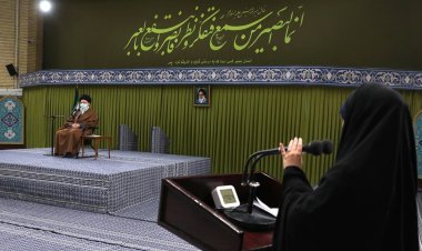 رهبر معظم: هویت‌بخشی به دانشگاه و ملت ایران کار بزرگ انقلاب بود