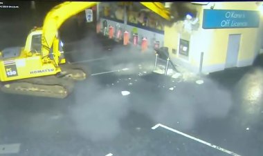 فیلم سرقت عجیب یک دستگاه خودپرداز!