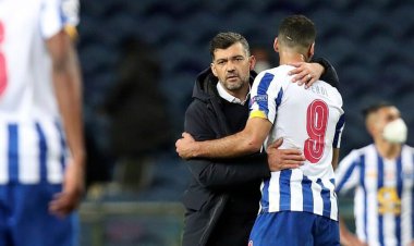 واکنش سرمربی پورتو  بعد از ماجرای توهین  به طارمی