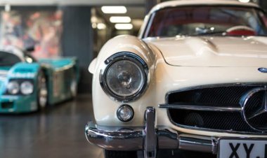 نمایشگاه خودروهای لوکس در لندن