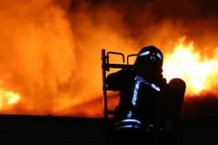 جزییات آتش سوزی در منطقه ویژه ماهشهر؛ ۲ نفر مصدوم شدند