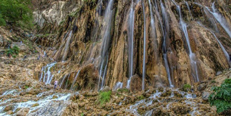 سقوط نوجوان ۱۷ ساله در آبشار مارگون