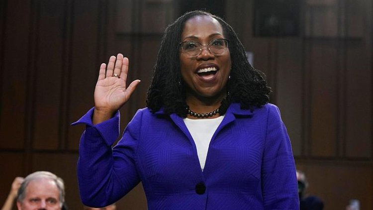 برای نخستین‌بار یک زن سیاه‌پوست قاضی دیوان عالی آمریکا شد