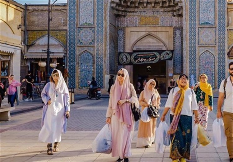 گردشگرانی که نمی‌توانند حجاب را رعایت کنند به شیراز نیایند