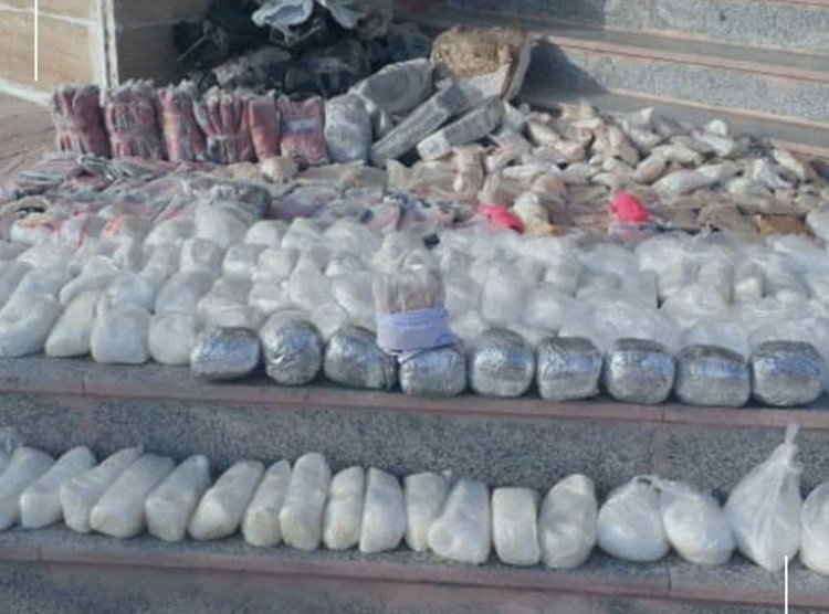 محموله بزرگ مواد مخدر صنعتی در آب‌های جزیره بوموسی کشف شد