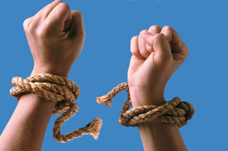 ادای نذر آزادی ۴۰ زندانی توسط یک جوان در فارس