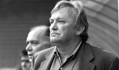 مربی افسانه‌ای میناوند درگذشت